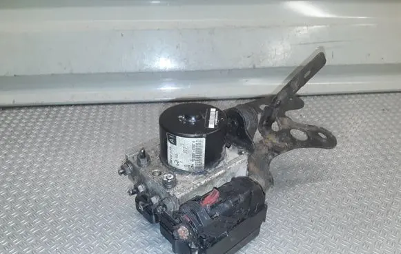 Volkswagen Caddy ABS Pump 1K0614117H 1K0907379P