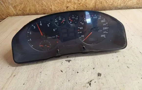 Audi A4 S4 B5 8D Speedometer (instrument cluster) 8D0919033C