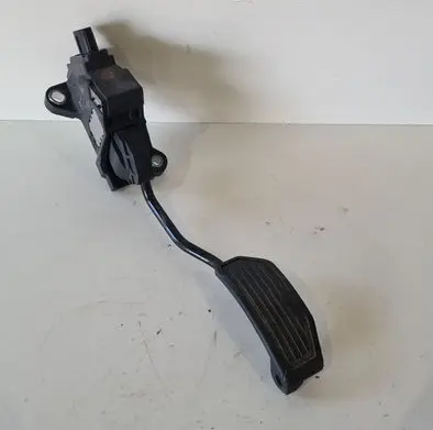 Toyota Avensis T270 Accelerator throttle pedal 7811005021 11054E