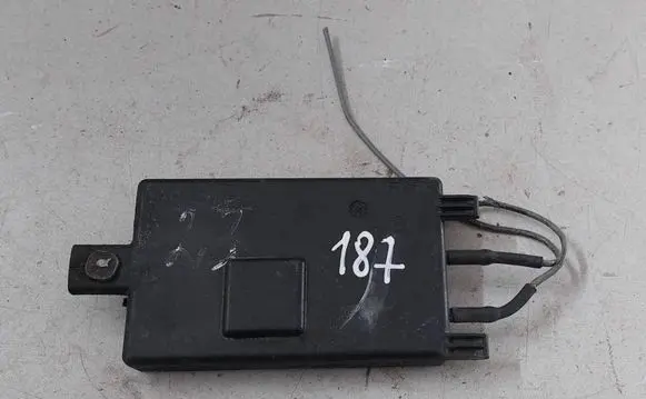 Volkswagen Touareg I Antenna control unit 7L6035507L 2720073385