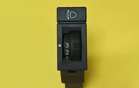 Peugeot 605 Headlight level height control switch