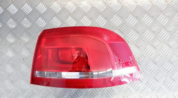 Volkswagen PASSAT B7 Rear/tail lights 3AF945096C