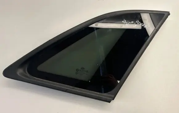 KIA Sorento Rear side window 878202P100