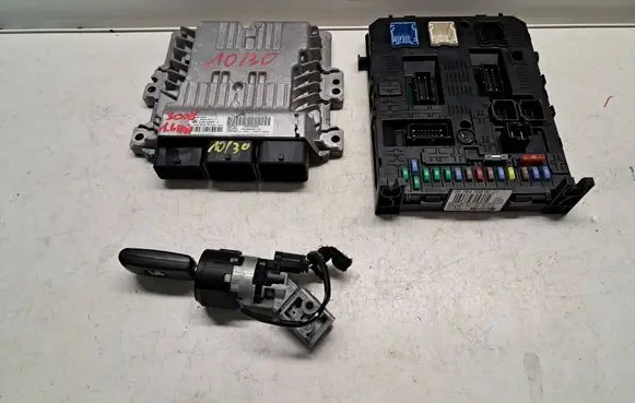 Peugeot 3008 I Engine control unit/module 9800268980 9678476880