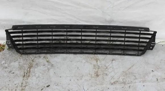 Citroen C3 Picasso Front bumper lower grill 9681801377