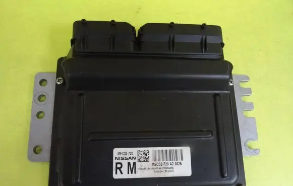 Nissan Primera Engine control unit/module MEC32720 MEC32-720