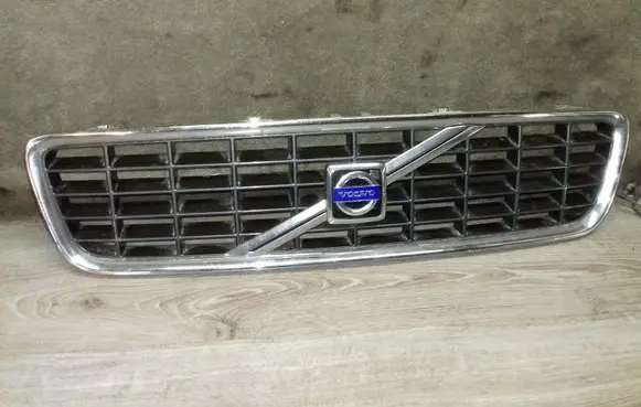 Volvo S80 Front bumper upper radiator grill 8659947 8659950 3073301