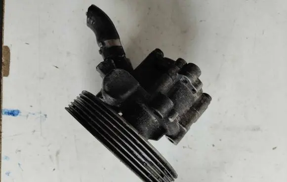 Citroen Berlingo Power steering pump 9685555580