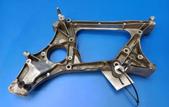 Mercedes-Benz E W212 Generator/alternator bracket A6512011109