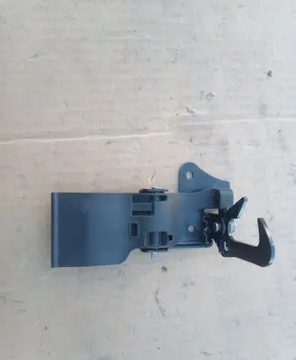 Audi A8 S8 D4 4H Engine bonnet/hood lock/latch loop/hook 4H0823485C