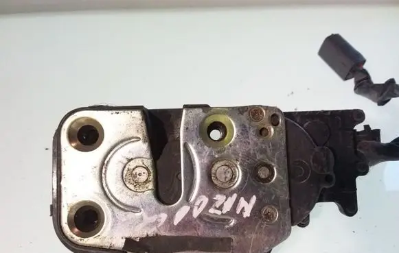 Mazda 626 Front door lock 1528007001