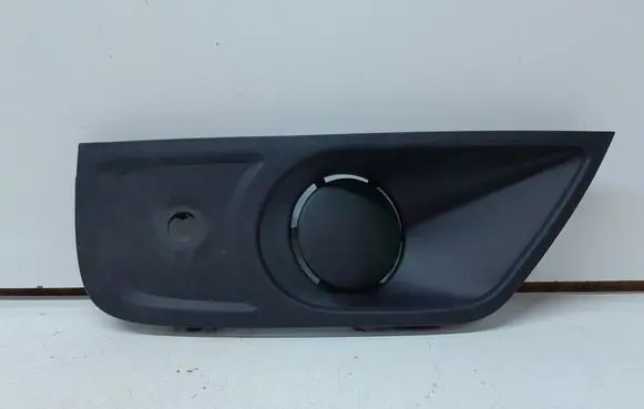 Front fog light trim/grill