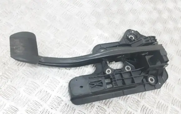 Chrysler Pacifica Brake pedal 04581676AC