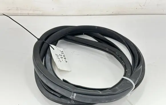 Toyota Sienna XL40 IV Rubber seal front door (on door)