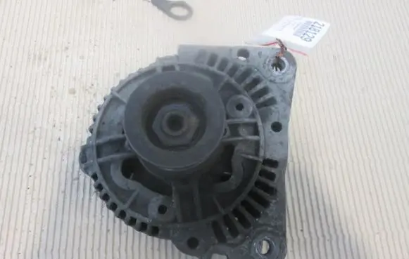 Volkswagen Golf III Generator/alternator