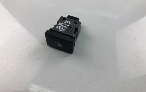Toyota C-HR I Other switches/knobs/shifts 15D936