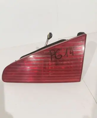 Peugeot 607 Tailgate rear/tail lights