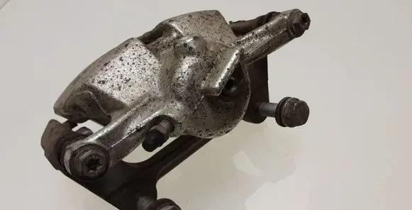 Volkswagen PASSAT B8 Front brake caliper 5Q0105BM