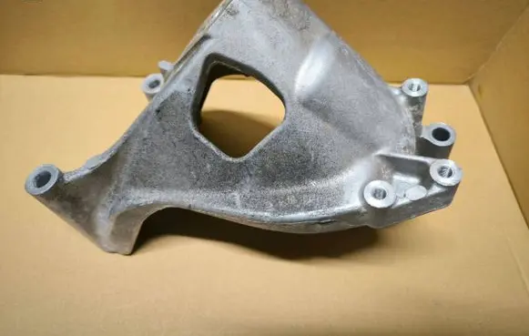 Volkswagen Jetta VI Engine mounting bracket 03L199308F