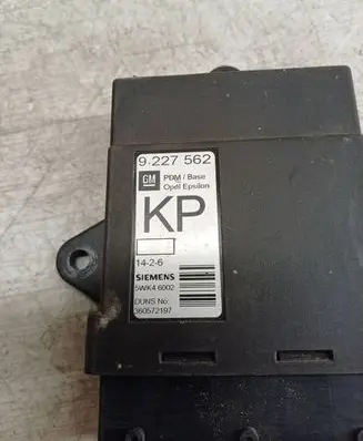 Opel Vectra C Door control unit/module 360572197 9227562 5WK46002