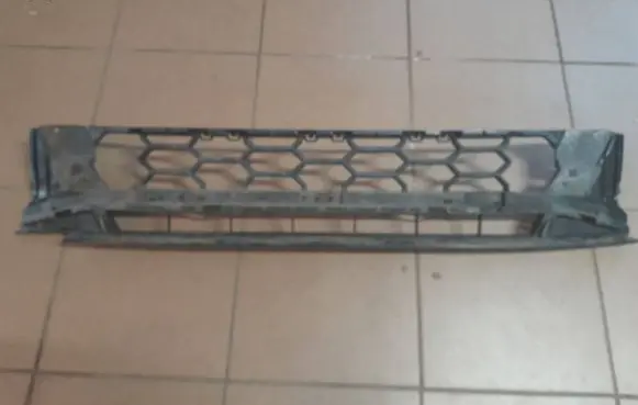 Audi A4 S4 B9 8W Front bumper lower grill 8W0807683F
