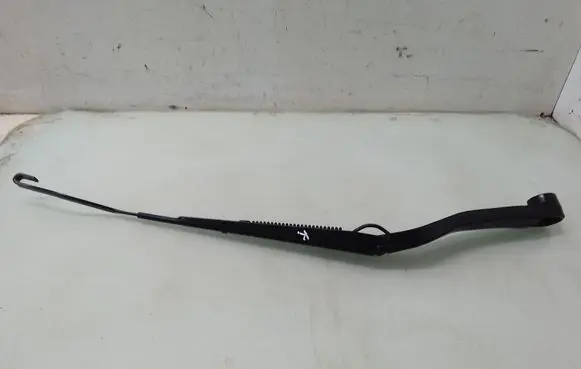 Opel Insignia A Front wiper blade arm 