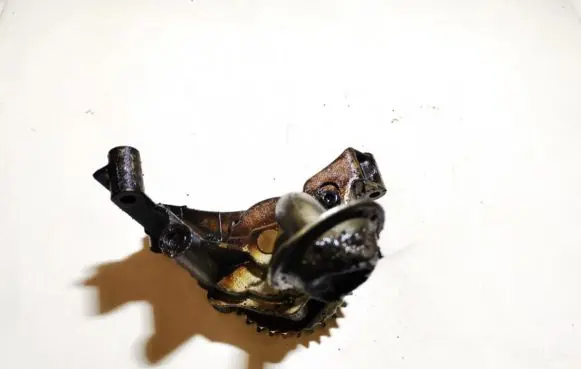 Volkswagen PASSAT B5.5 Oil pump 06a115105b