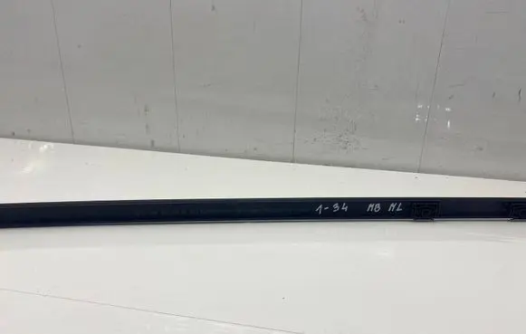 Mercedes-Benz ML W164 Roof trim bar molding cover A1646902980