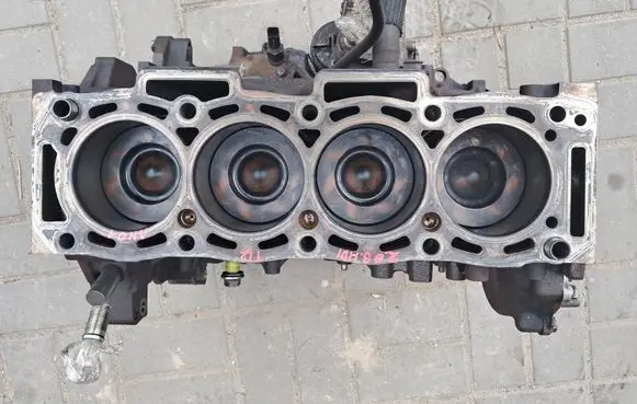 Peugeot 508 Engine block AH01 10DYZH