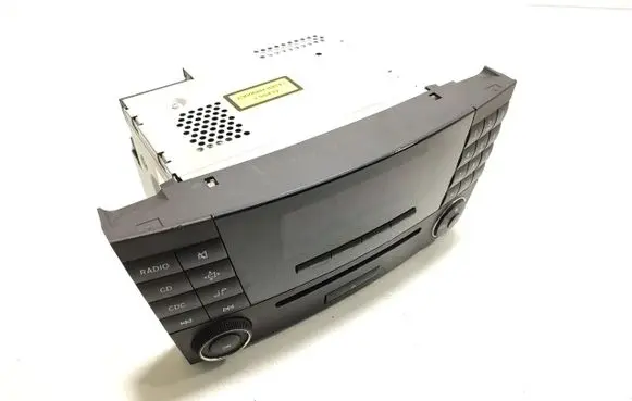 Mercedes-Benz CLS C219 Radio/CD/DVD/GPS head unit A2118705089