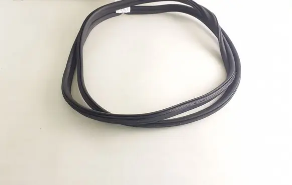 Trunk rubber seal (body)