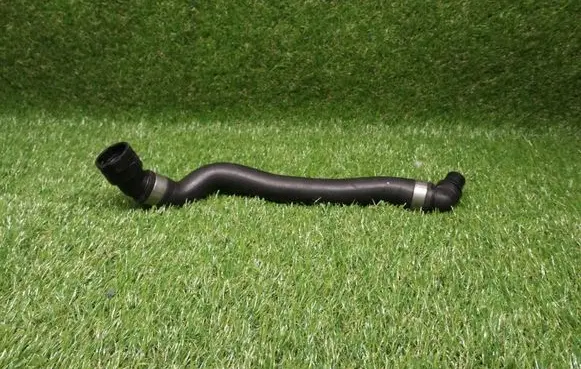 Mercedes-Benz E W211 Engine coolant pipe/hose A2118302896