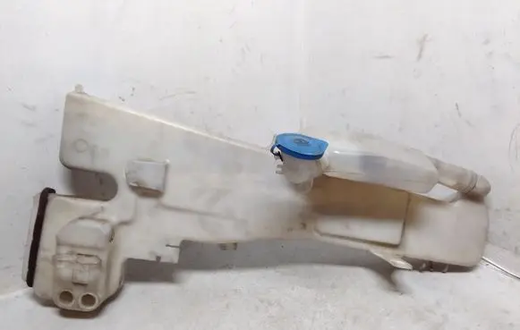 Honda CR-V Windshield washer fluid reservoir/tank