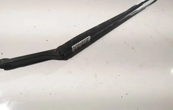 Front wiper blade arm