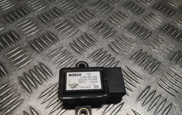 BMW 5 E39 Acceleration sensor 6753694
