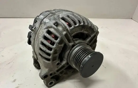 Volkswagen Jetta VI Generator/alternator 06F903023F 0124525091