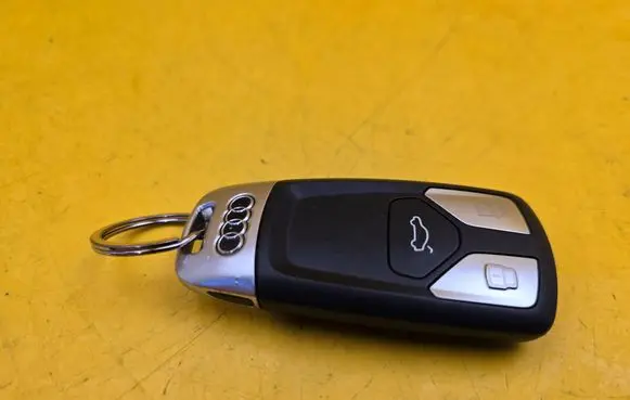 Audi A5 Ignition key/card 4M0959754T