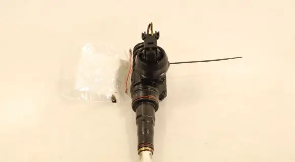 Volkswagen Golf IV Fuel injector 0414720037
