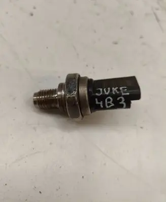 Nissan Juke I F15 Fuel pressure sensor A2C20005031