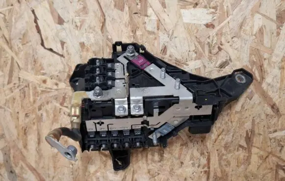 Mercedes-Benz E W213 Fuse module DBPD924