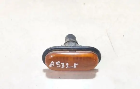 Renault Megane I Front fender indicator light