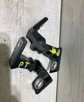 Rear door hinge set