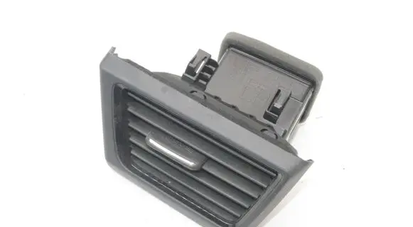 Nissan Leaf II (ZE1) Dashboard air vent grill cover trim 687615SK0B