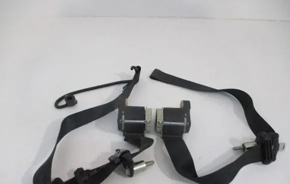 Renault Twingo II Front seatbelt 33059461