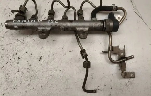 Skoda Fabia Mk3 (NJ) Fuel main line pipe 04B130093 0281006074