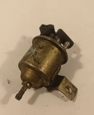 Audi A6 S6 C4 4A Valve vacuum 034906283