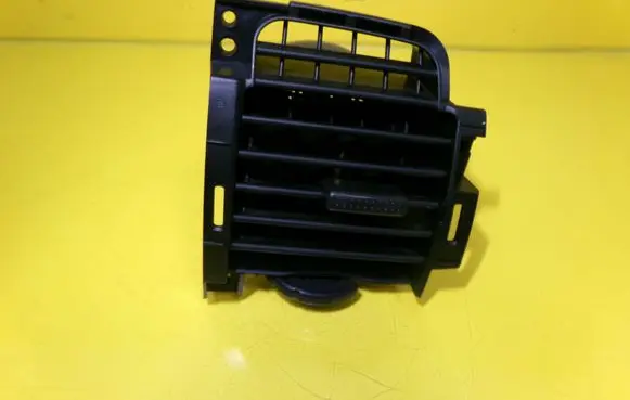 Honda Jazz Dashboard side air vent grill/cover trim