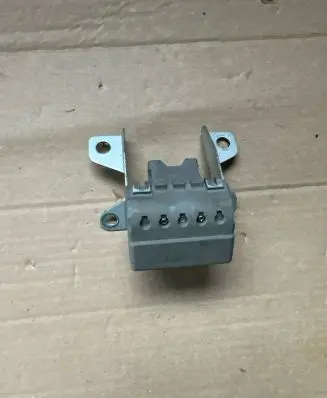 Pontiac Vibe Sliding door contact joint 8426601010
