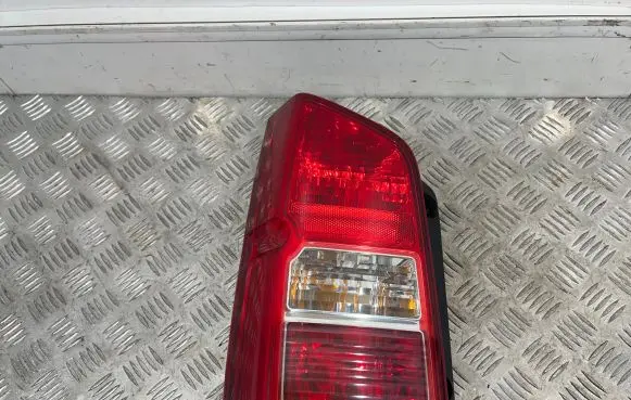Nissan Pathfinder R51 Rear/tail lights 22016550