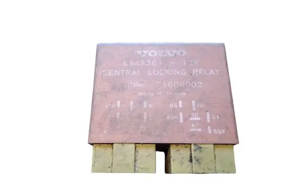 Volvo 850 Central locking relay 6849364 73606002
